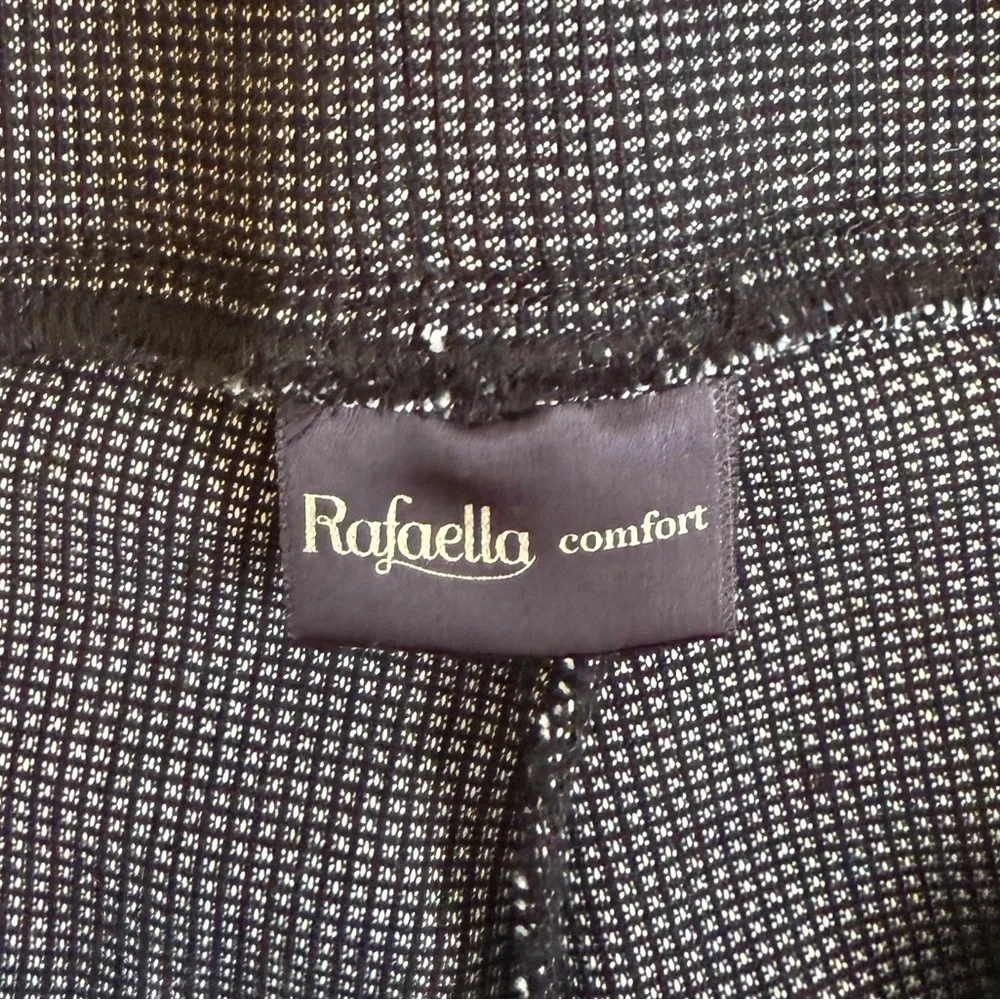 Rafaella Comfort Pull-On Slim Leg Pants – Size 8